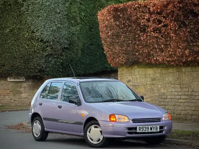 Used Toyota Starlet 74 HP (54 kW) 1997 Blue Hatchback