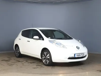 Used Nissan Leaf Tekna 80 kW (109 HP) 2016 White Hatchback