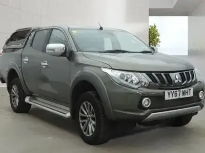 Used Mitsubishi L200 2017 Green Pickup