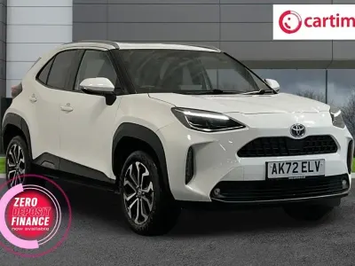 Used Toyota Yaris Hybrid Design 116 HP (85 kW) 2022 White Hatchback