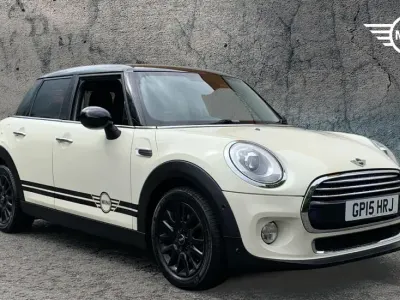Used Mini Cooper Hatch 134 HP (98 kW) 2015 White Hatchback