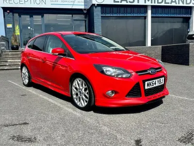 Used Ford Focus Zetec 115 HP (84 kW) 2014 Red Hatchback