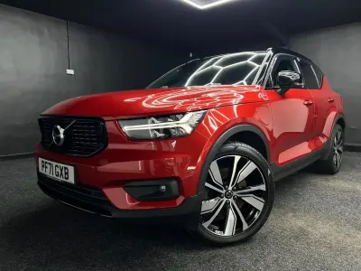 Used Volvo XC40 R-Design Pro 2022 Red SUV