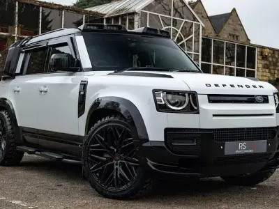 Używany Land Rover Defender S 250 KM (183 kW) 2024 Kombi