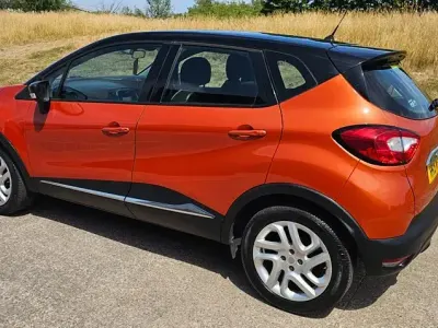 Used Renault Captur Dynamique 2015 Metallic orange with gloss black roof SUV