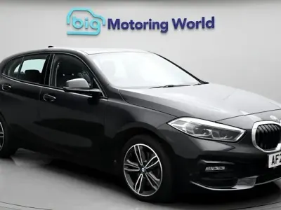 Begagnad BMW 116 Sport Line 116 HK (85 kW) 2023 Svart Halvkombi