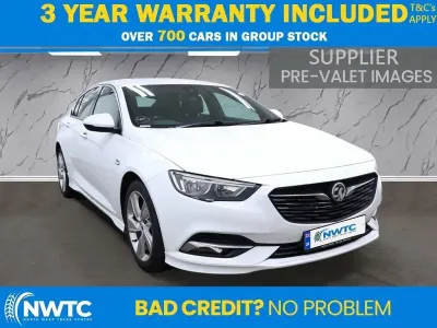 Używany Vauxhall Insignia SRi 2017 Biały Hatchback