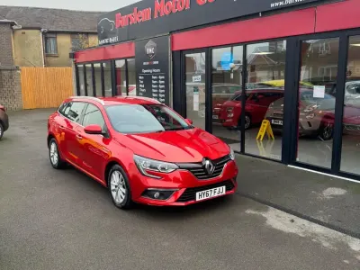 Used Renault Mégane GrandTour Dynamique 110 HP (80 kW) 2017 Red Estate