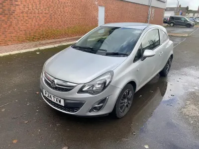 Używany Vauxhall Corsa Sportive 95 KM (69 kW) 2014 Srebrny Hatchback