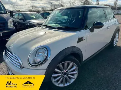 Used Mini Cooper 122 HP (89 kW) 2011 White Hatchback