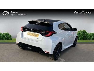 Used Toyota Yaris 257 HP (189 kW) 2023 White Hatchback