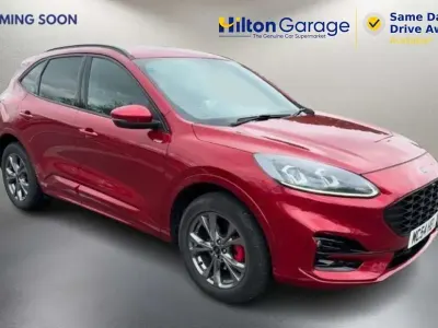 Używany Ford Kuga ST-Line 225 KM (165 kW) 2022 Czerwony SUV