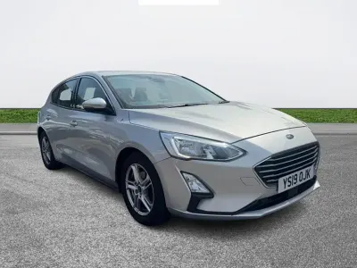 Begagnad Ford Focus Zetec 120 HK (88 kW) 2019 Silver Halvkombi