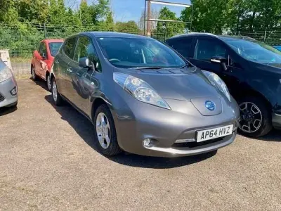 Begagnad Nissan Leaf Acenta 80 kW (109 HK) 2015 Grå Halvkombi