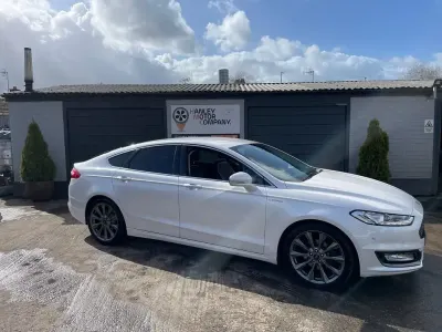 Begagnad Ford Mondeo Vignale 180 HK (132 kW) 2018 Vit Halvkombi