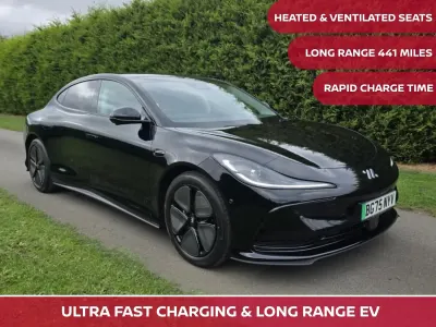 Ny MG IM5 300 kW (408 HK) 2025 Svart Halvkombi