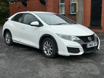 Used Honda Civic S 120 HP (88 kW) 2015 White Hatchback