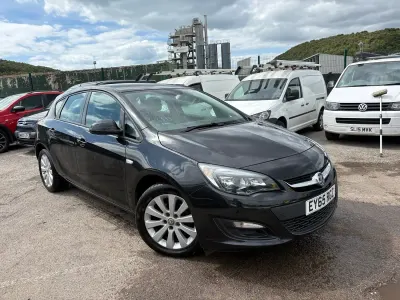 Used Vauxhall Astra Design Edition 2016 Black Hatchback