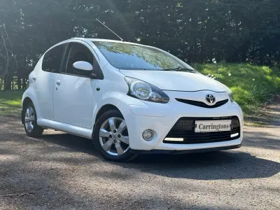 Used Toyota Aygo 68 HP (50 kW) 2012 White Hatchback