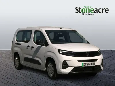 Nouă Vauxhall Combo Design Edition 100 kW (136 CP) 2026 Alb Monovolum