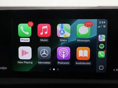 Used Mercedes CLA180 Shooting Brake AMG line 136 HP (100 kW) 2022 White Estate