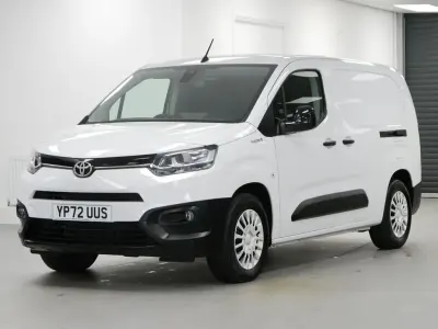 Usado Toyota Proace 100 kW (136 HP) 2023 Branco Monovolume