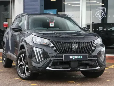 Używany Peugeot 2008 Allure 135 KM (99 kW) 2025 Czarny SUV