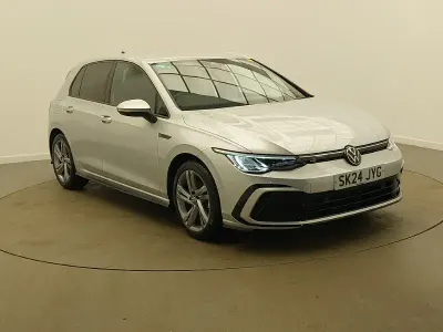 Second-hand VW Golf VIII R-line 150 CP (110 kW) 2024 Argintiu Hatchback