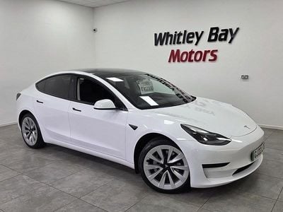 Used Tesla Model 3 Standard Range Plus 366 kW (498 HP) 2022 White Sedan