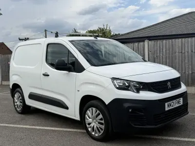 Used Peugeot Partner 131 HP (96 kW) 2021 White MPV