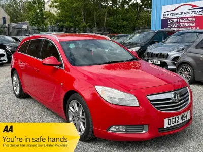 Używany Vauxhall Insignia SRi 160 KM (117 kW) 2012 Czerwony Kombi