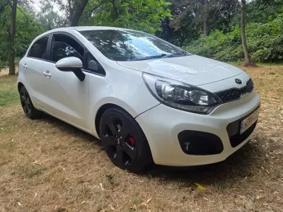 Used Kia Rio 109 HP (80 kW) 2014 White Hatchback