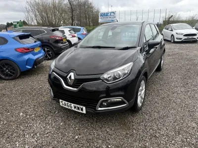 Usado Renault Captur Dynamique 90 CV (66 kW) 2016 Negro SUV
