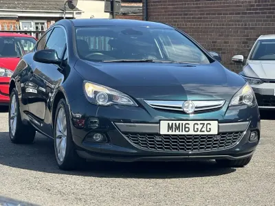 Second-hand Vauxhall Astra GTC SRi 140 CP (102 kW) 2016 Verde Coupe