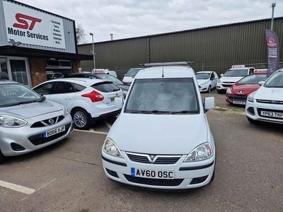 Used Vauxhall Combo 75 HP (55 kW) 2010 White MPV