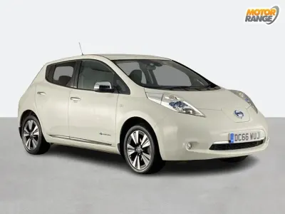 Begagnad Nissan Leaf Tekna 80 kW (109 HK) 2016 Vit Halvkombi
