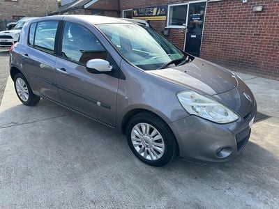 Used Renault Clio II 2010 Grey Hatchback