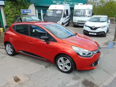 Used Renault Clio Dynamique 75 HP (55 kW) 2015 Red Hatchback