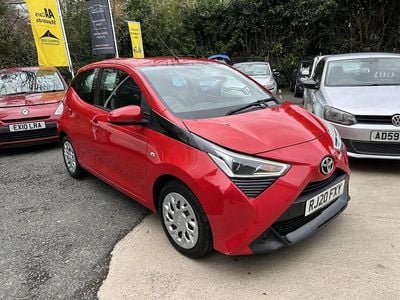 Used Toyota Aygo X-play 72 HP (52 kW) 2020 Red Hatchback