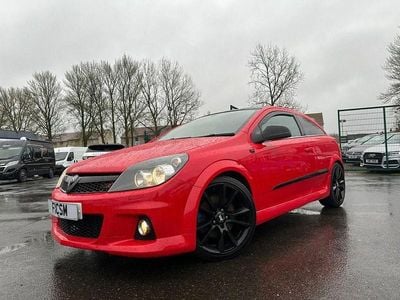 Used Vauxhall Astra 240 HP (176 kW) 2010 Red Hatchback