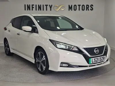 Used Nissan Leaf Tekna 50 kW (68 HP) 2021 White Hatchback