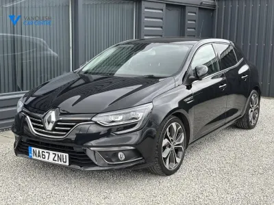 Usado Renault Mégane IV Signature 110 HP (80 kW) 2017 Preto Citadino