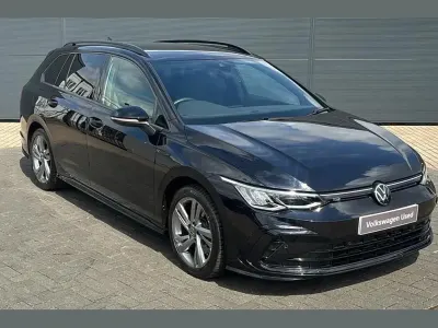 Used VW Golf VIII R-line 147 HP (108 kW) 2024 Black Estate