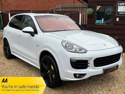 White Used 2016 Porsche Cayenne S E-Hybrid Platinum Edition SUV | £19,995 (Super price)