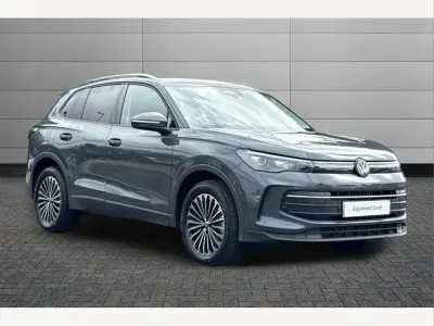 Usado VW Tiguan Match 150 CV (110 kW) 2025 Gris SUV
