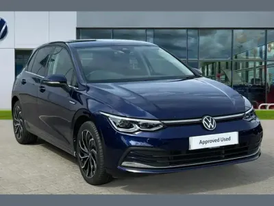 Used VW Golf VIII Edition 150 HP (110 kW) 2023 Blue Hatchback