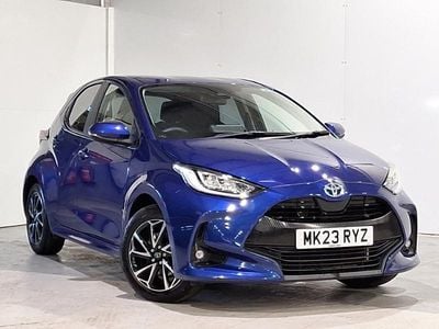 Second-hand Toyota Yaris Hybrid Design 116 CP (85 kW) 2023 Albastru Hatchback