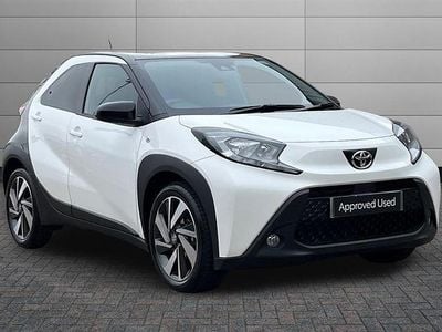 Used Toyota Aygo X 72 HP (52 kW) 2025 Pure white with black SUV