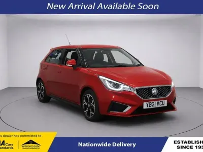 Begagnad MG MG3 Exclusive 106 HK (77 kW) 2021 Röd Halvkombi