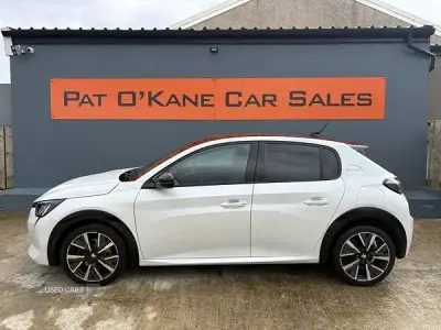 Used Peugeot 208 GT-line 75 HP (55 kW) 2020 White Hatchback
